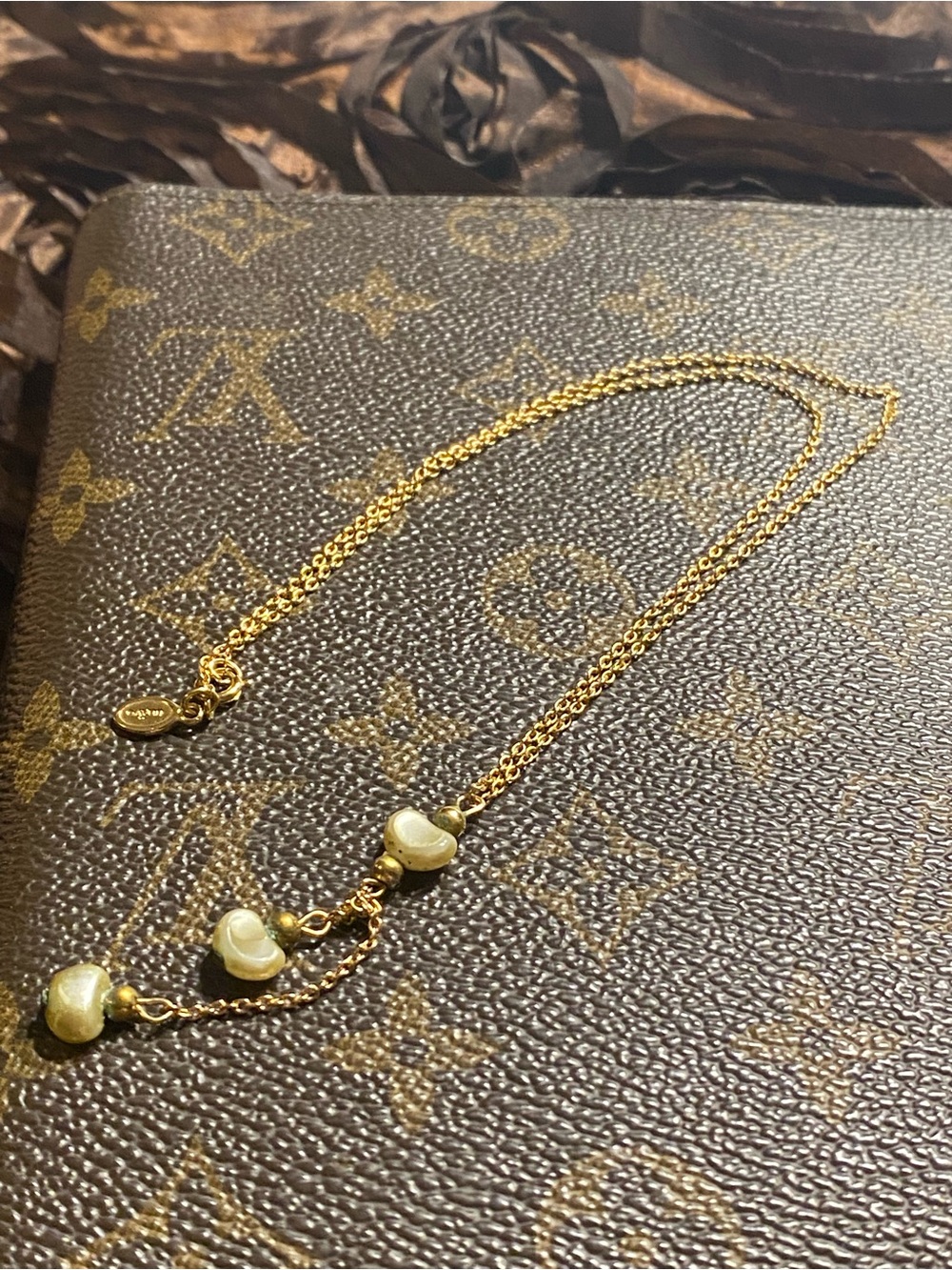 Vintage 1980s Avon Gold Tone Lariat Necklace - Faux Pearl Heart Dangle